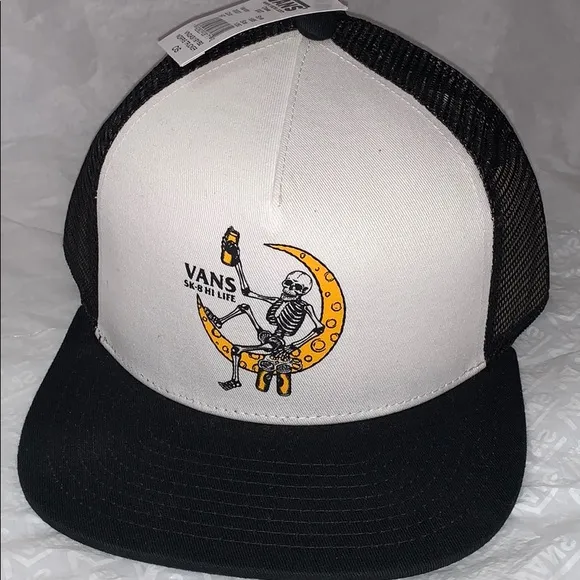 &gt;👦HOST PICK 🎉 NORRIS TRUCKER CAP BIG BOYS SKELETON HALLOWEEN BRAND NEW VANS