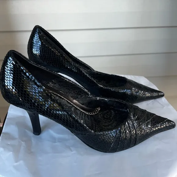 Anthropologie  Seychelles Black High Heels Size 8