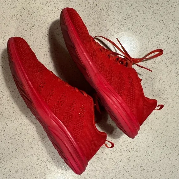 APL Athletic Propulsion Lab M9/W10.5 TechLoom Pro Running Sneakers Red like new