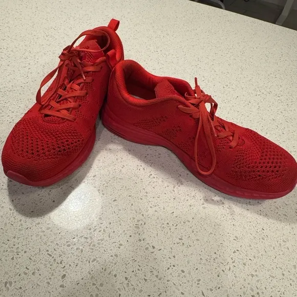 APL Athletic Propulsion Lab M9/W10.5 TechLoom Pro Running Sneakers Red like new