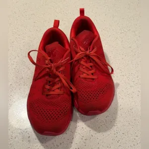 APL Athletic Propulsion Lab M9/W10.5 TechLoom Pro Running Sneakers Red like new