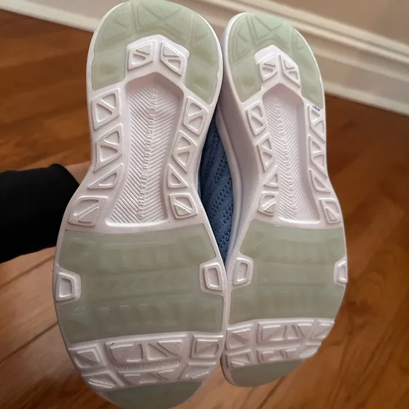 APL Woman’s Blue Techloom Wave Sneakers
