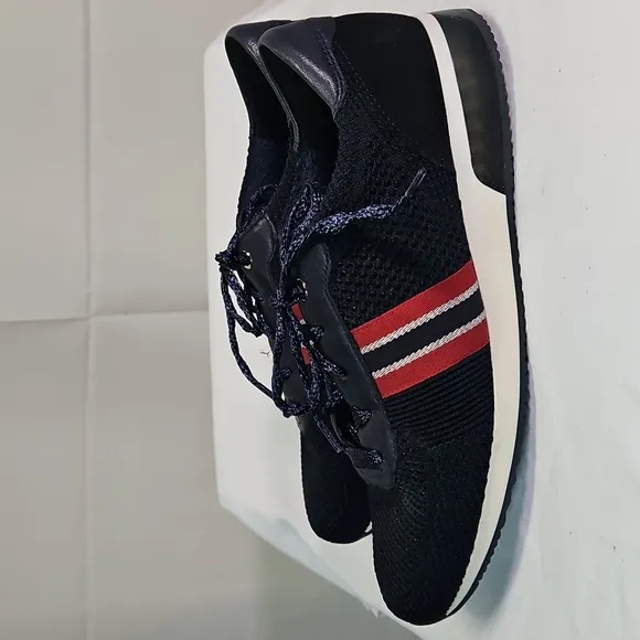 ARA Fusion Unisex Navy Sneakers NWOT