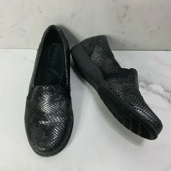ARAVON black leather slip on shoes