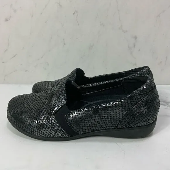 ARAVON black leather slip on shoes