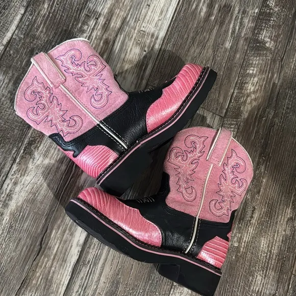 ARIAT GIRL, BEAUTIFUL PINK &amp; BLACK BOOTS, SIZE 12