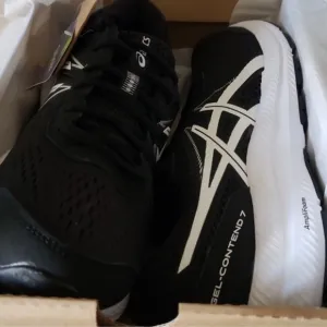 ASICS Men Gel Contend sneakers size 8.5