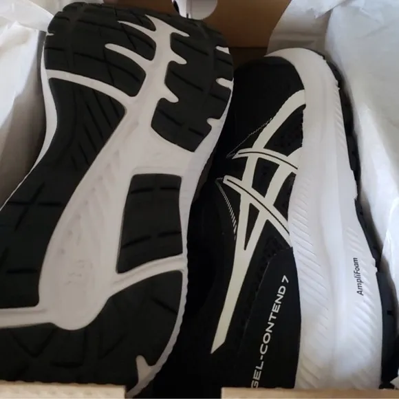 ASICS Men Gel Contend sneakers size 8.5