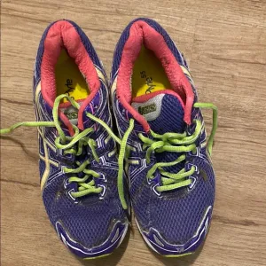 ASICS T2K7N Running Shoes