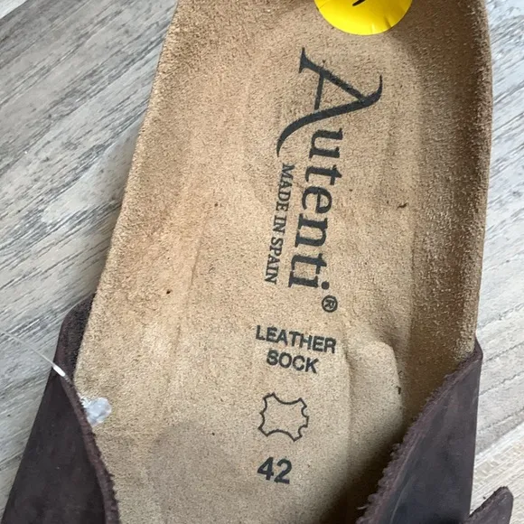 Autenti Made in Spain Genuine Leather Sandals.