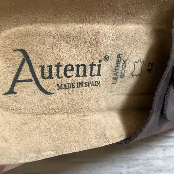 Autenti Made in Spain Genuine Leather Sandals.