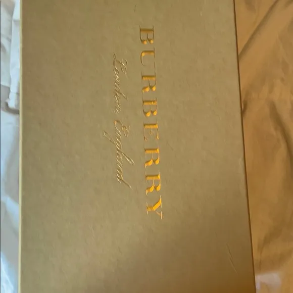 Authentic Burberry low top sneakers