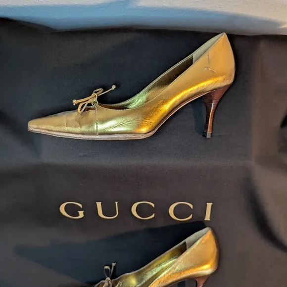 Authentic Vintage Gucci Gold Bow Women's Heels Size 7B