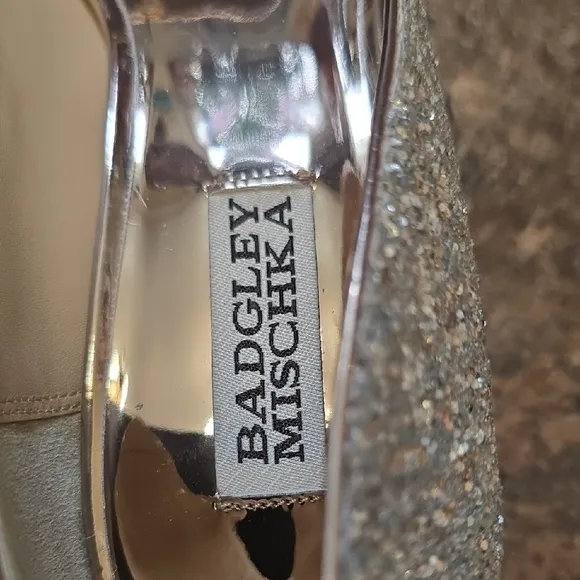 Badgley Mischka Silver Glitter Women's Heels