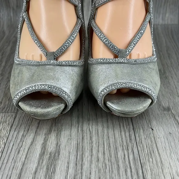 Badgley Mischka Silver Suede Heels