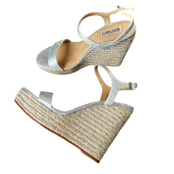 Badgley Mischka silver wedge espadrille sandals sz 9
