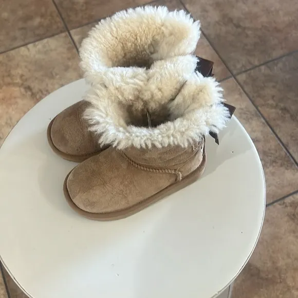 Bailey Bow II Boot great conditions