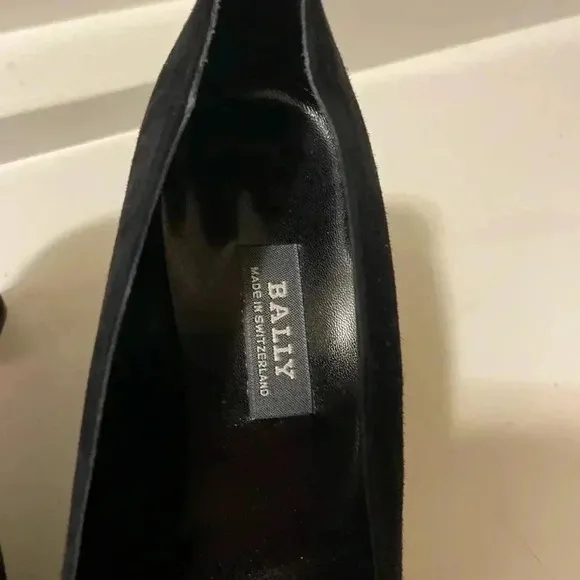 Bally  heels beautiful dark Black seude leather with thick heels