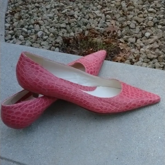 Banana Republic Leather kitten heels, French Pink 🩷 croc, Italy, size 9
