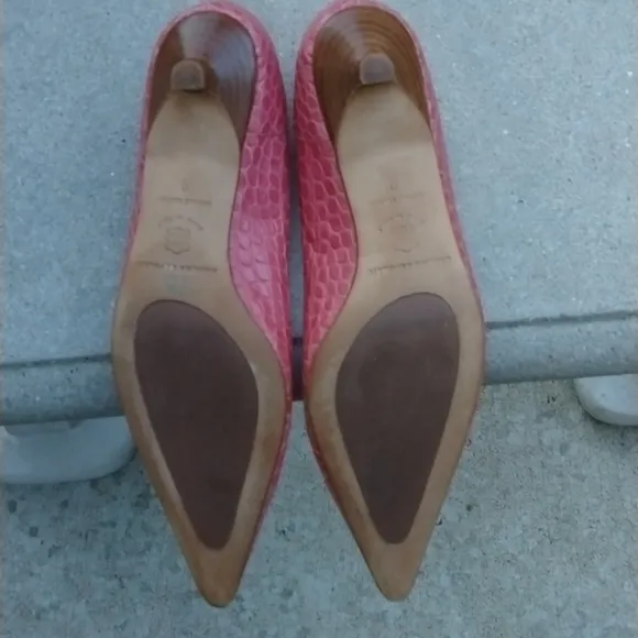 Banana Republic Leather kitten heels, French Pink 🩷 croc, Italy, size 9