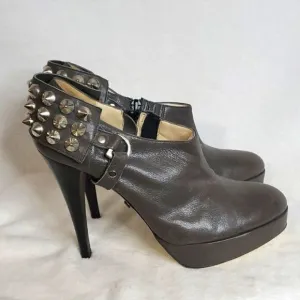 Be &amp; D Gray Leather Platform Heels
