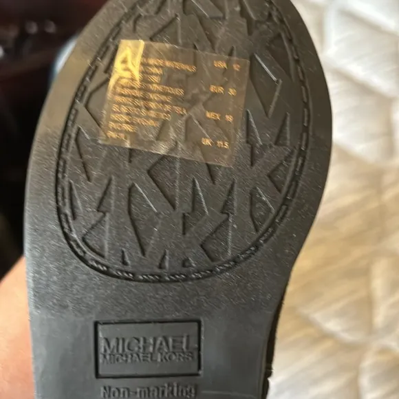 Beautiful Michael Kors girl boots size 12 black new