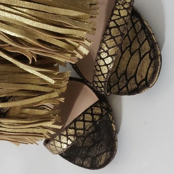 Bebe black and Gold Heels size 6