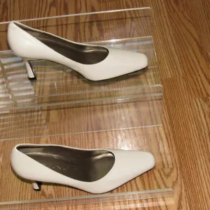 BELLINI Cream Leather Heels Pumps Shoes 7.5M
