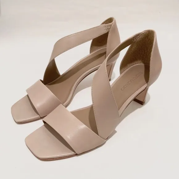 Bernardo Women’s Camille Blush Nude Leather Mid Heel Sandals Fashion Pumps 7.5