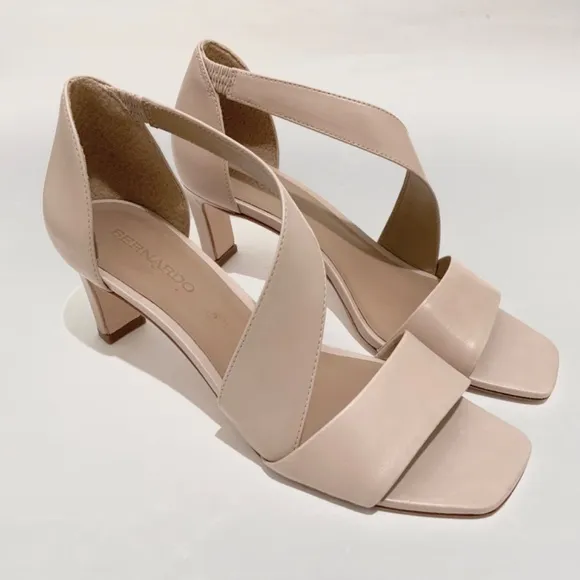 Bernardo Women’s Camille Blush Nude Leather Mid Heel Sandals Fashion Pumps 7.5