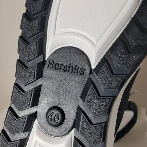 Bershka Light Gray Lace Up Sneakers  Sz EUR 40/USA 9