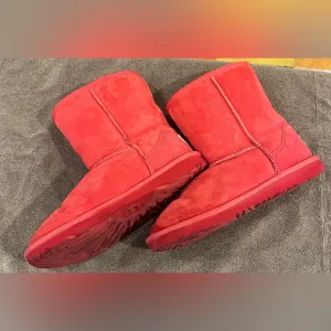 Big kids size 5 red ugg boots