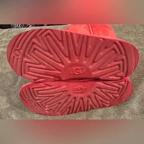 Big kids size 5 red ugg boots