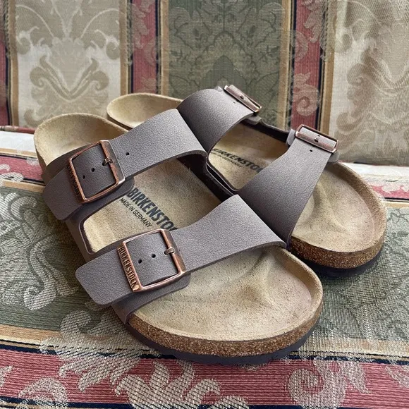 Birkenstock Arizona Birkibuc Mocha Color.
