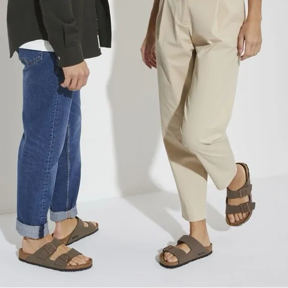 Birkenstock Arizona Birkibuc Mocha Color.