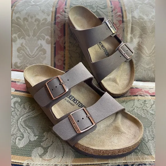 Birkenstock Arizona Birkibuc Mocha Color.