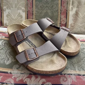 Birkenstock Arizona Birkibuc Mocha Color.