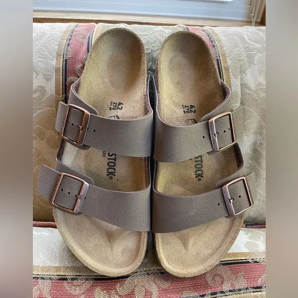 Birkenstock Arizona Birkibuc Mocha Color.