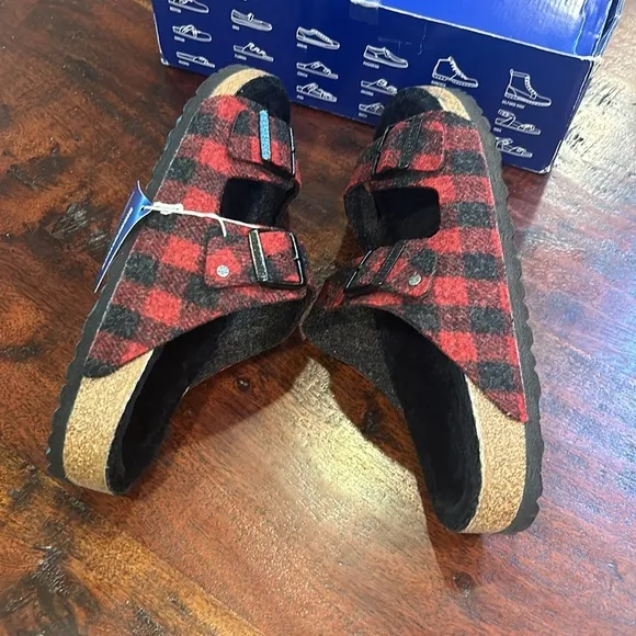 Birkenstock Arizona Rivet Plaid Red Fuzzy Wool Sandals 44 NIB