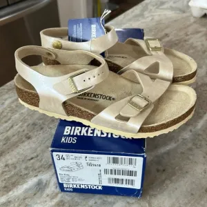 Birkenstock NWT and box Rio kids sandals size34 champagne color gold buckles