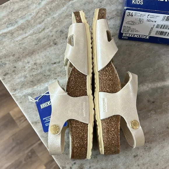 Birkenstock NWT and box Rio kids sandals size34 champagne color gold buckles