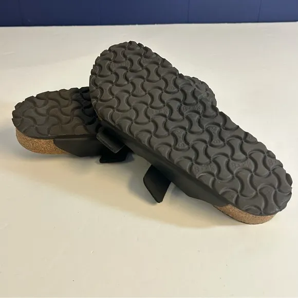 Birkenstock Unisex Black Arizona Sandals Size 39