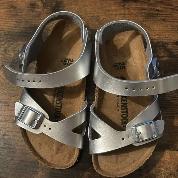 BIRKENSTOCK KIDS‘RIO’ SANDALS Size 25 New No Box