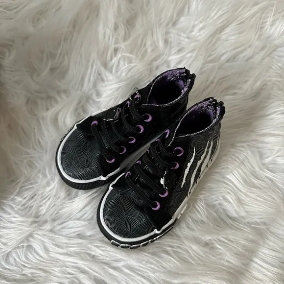 Black panther sneakers