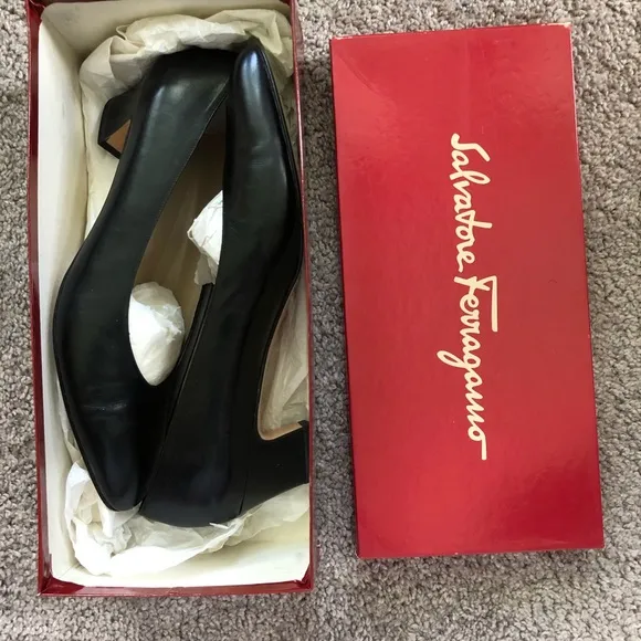 BLACK SALVATORE FERRAGAMO SHOES