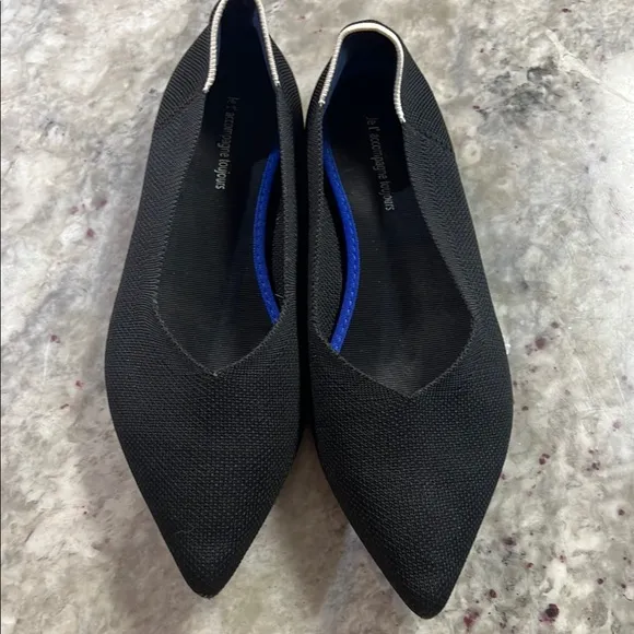 Black Women's Flats