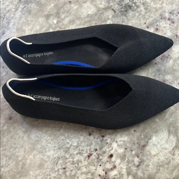 Black Women's Flats