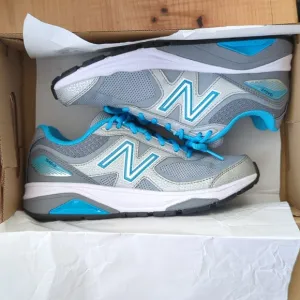 BNIB Sz. 7 B/7.5 AA 1540v3 New Balance running shoes in grey   blue 🩶💠