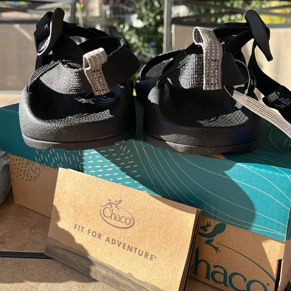🔥BNWB CHACO BLACK SANDALS🔥