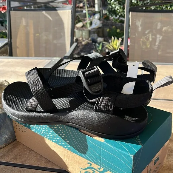 🔥BNWB CHACO BLACK SANDALS🔥